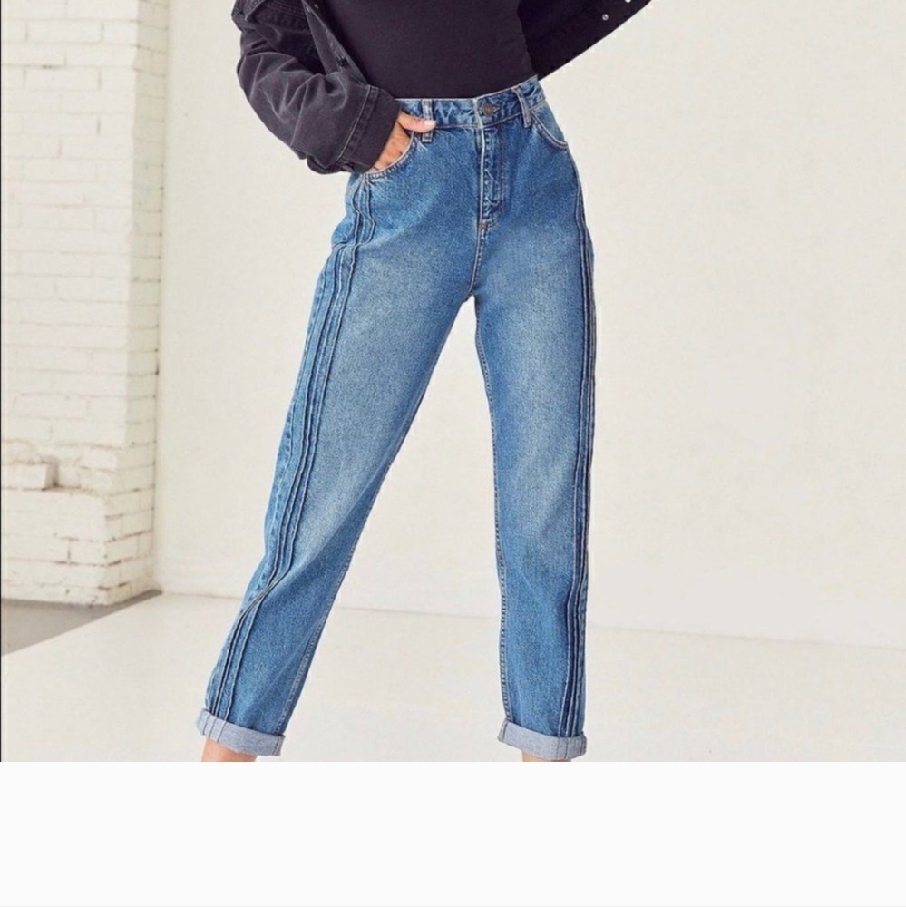 BDG Mom Jeans - Ribbed Seam Detail 25"